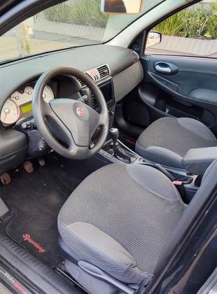 FIAT STILO 1.8 MPI SPORTING 8V FLEX 4P MANUAL FIAT STILO 1.8 MPI SPORTING 8V FLEX 4P MANUAL